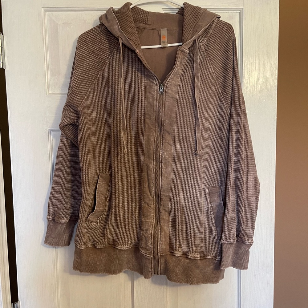 Women’s Oversized (long) zip up jacket/hoodie. Size Medium.
